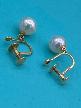 Authentic 18K Yellow Gold Pearl Earrings